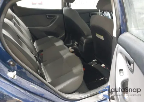 2016 Hyundai Elantra Se z USA, uszkodzony, nr VIN 5NPDH4AE2GH663577